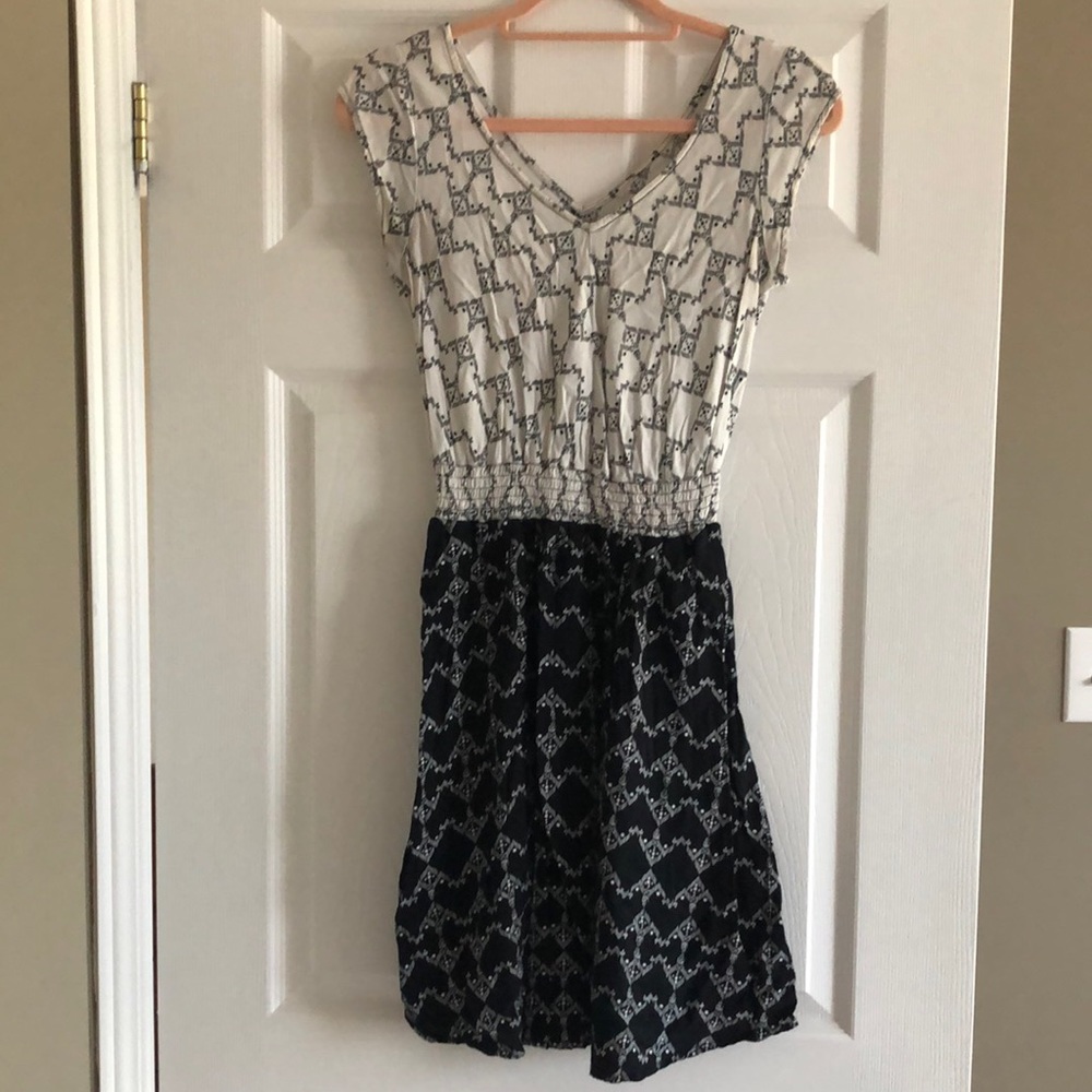 Black and white patterned dress